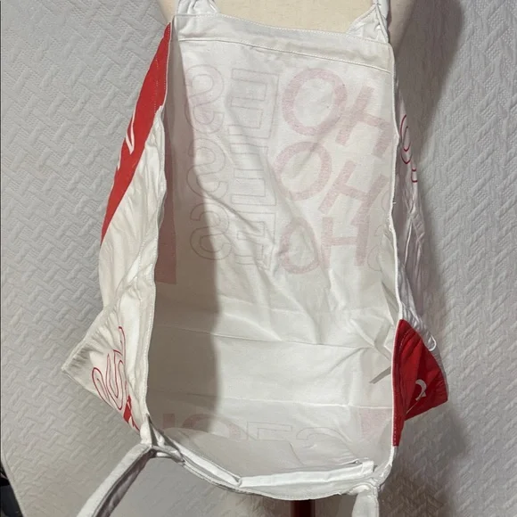 New…DSW Red and White Graphic Tote - Picture 2 of 4